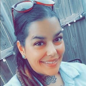 Meet your Posher, Sharon